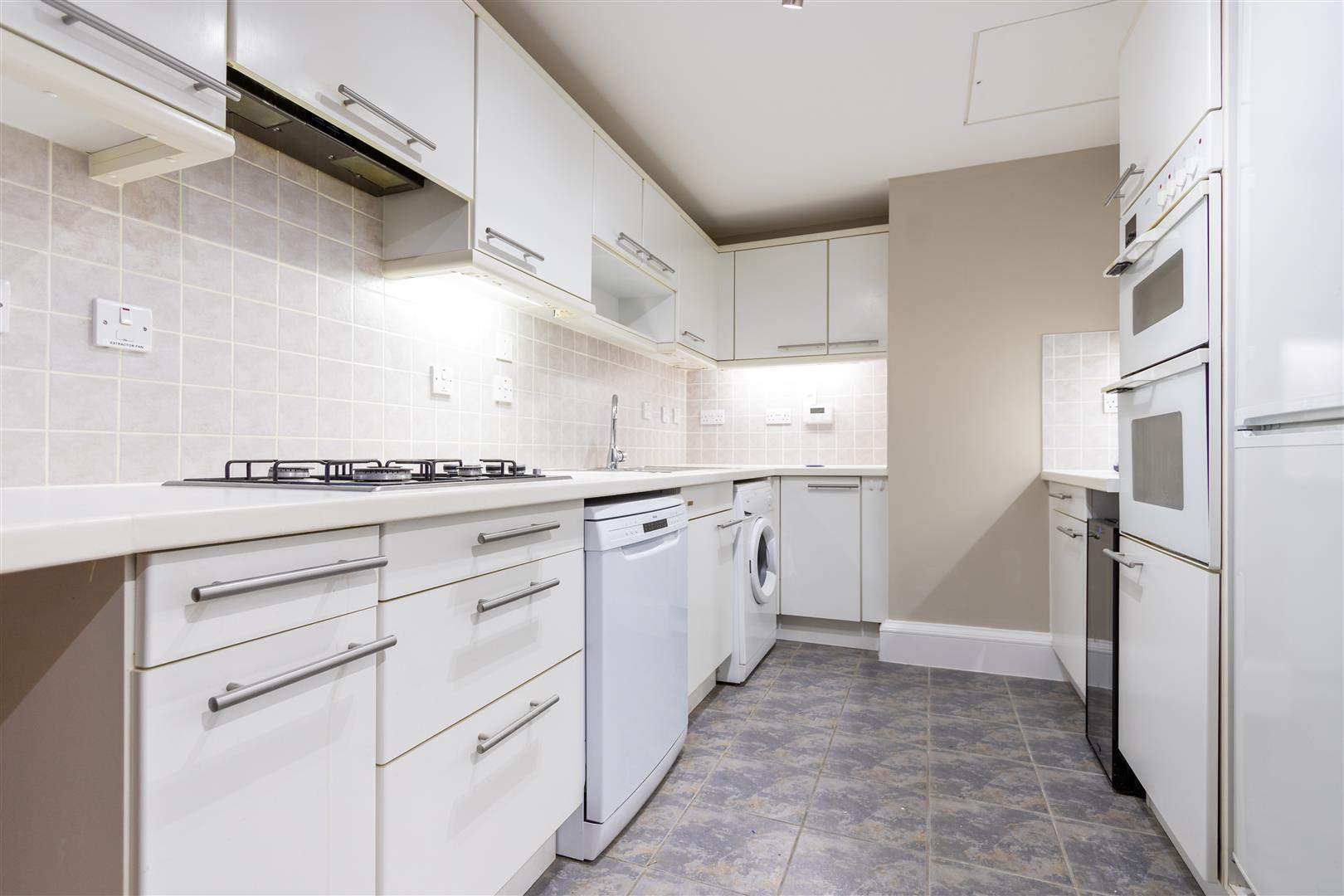 2 bed property in Carlyle Court, London